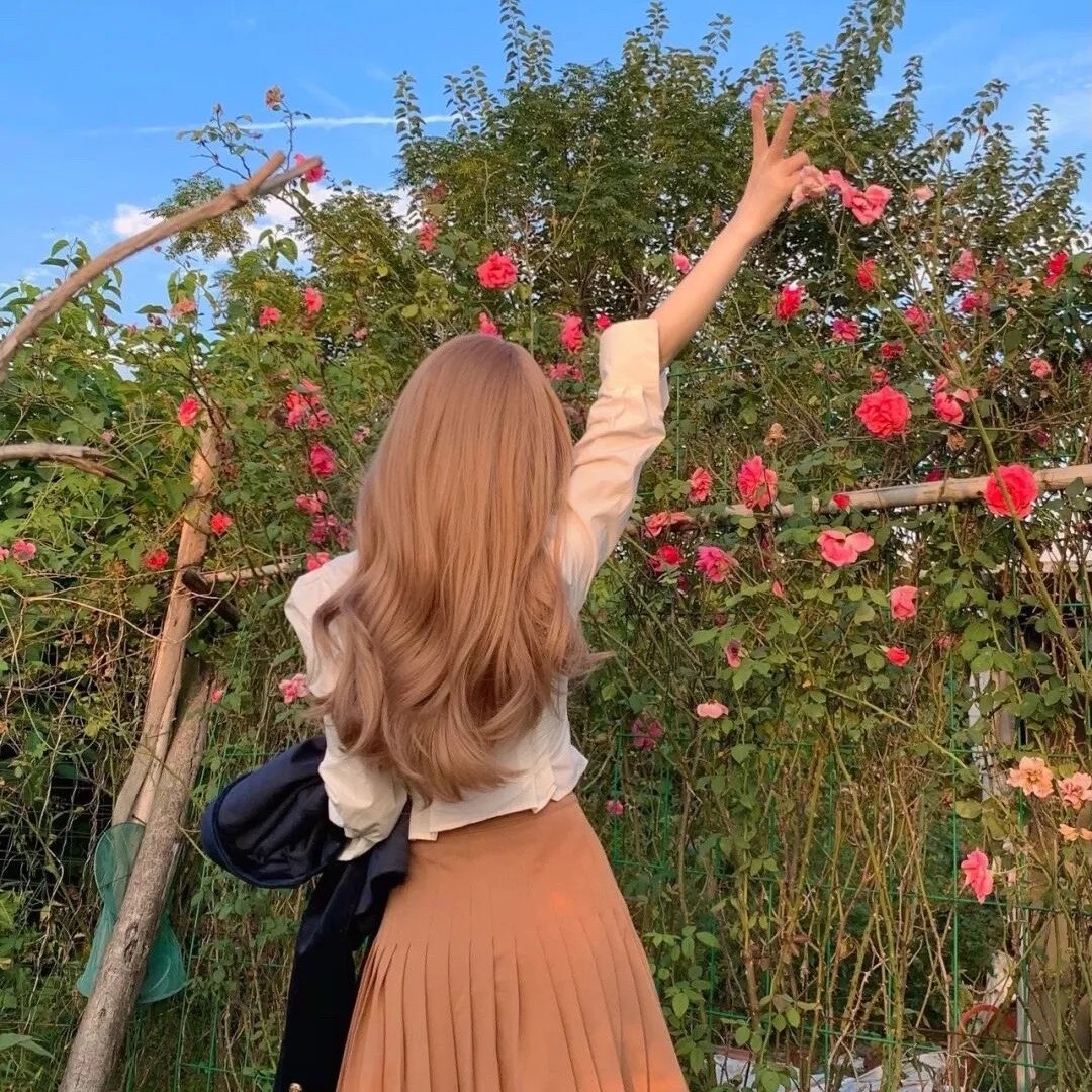 女摄青鬼游埠